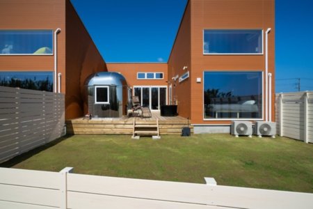 広々とした庭付きスペース