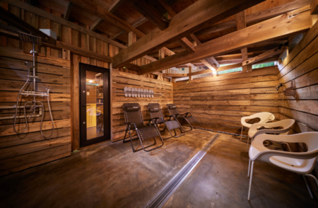 サウナ後に天然の山水水風呂でととのう